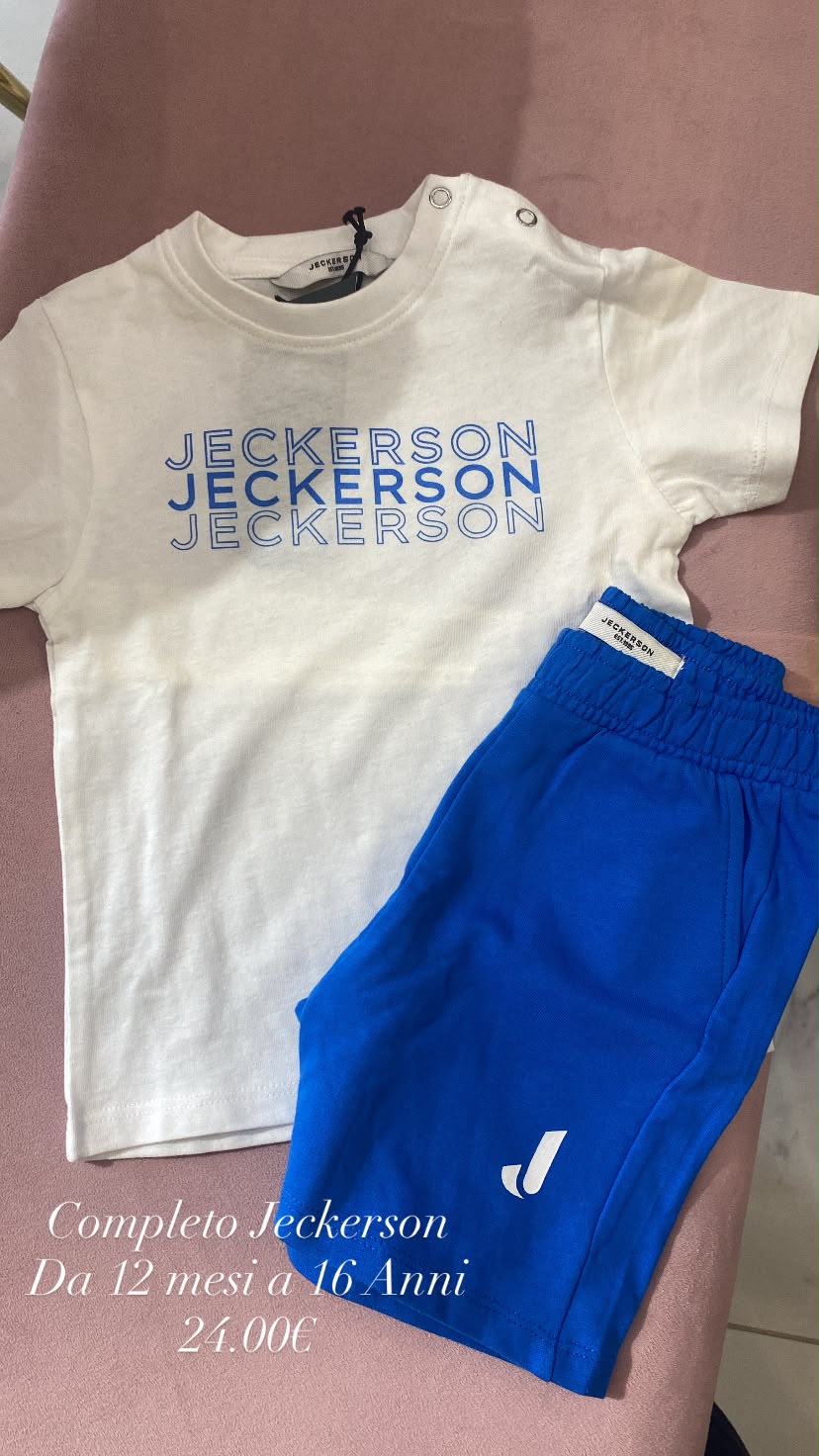 Completo t-shirt bianca e bermuda blu Jeckerson per bambino
