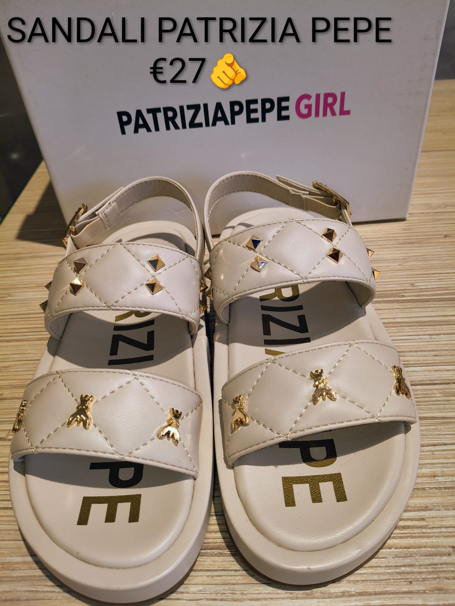 Sandali bianchi con borchie oro Patrizia Pepe Girl per bambina